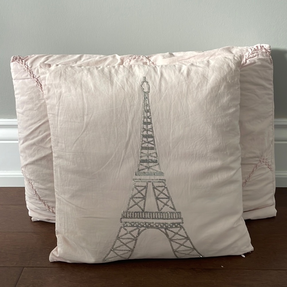 Decorative pink Paris pillows